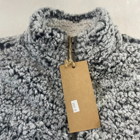 NWT Thread and Supply Gray Sherpa Fleece Soft Cozy Vest - Picture 4 of 9